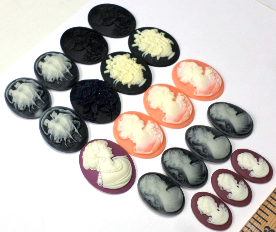 19 of 25-40mm Mixed Lot Vintage Two Graces, Women, Floral Oval Cameos Cabochon