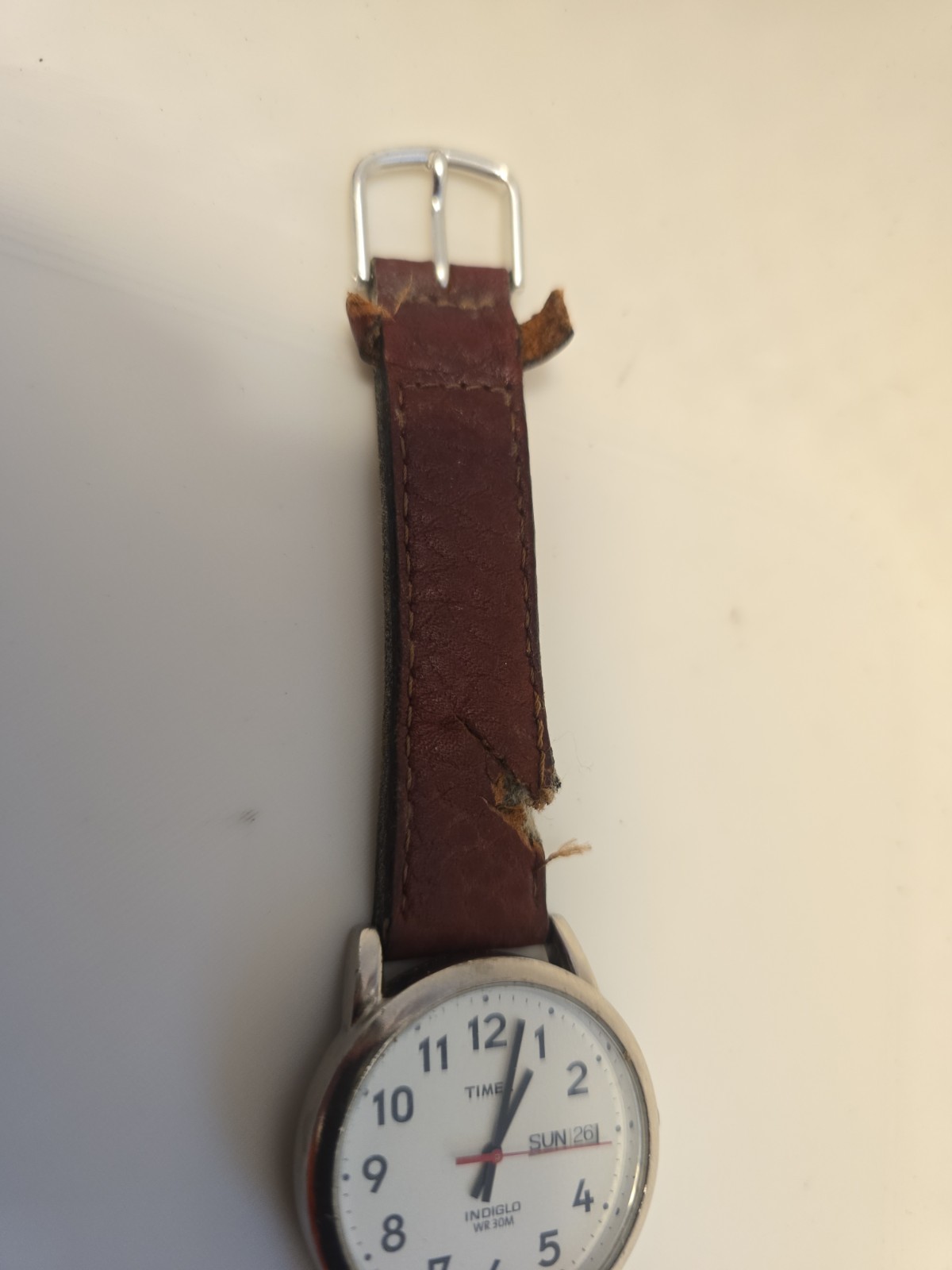 Timex Indiglo WR 30M Mens Watch 35mm White Dial Brown Leather Day Date T20041