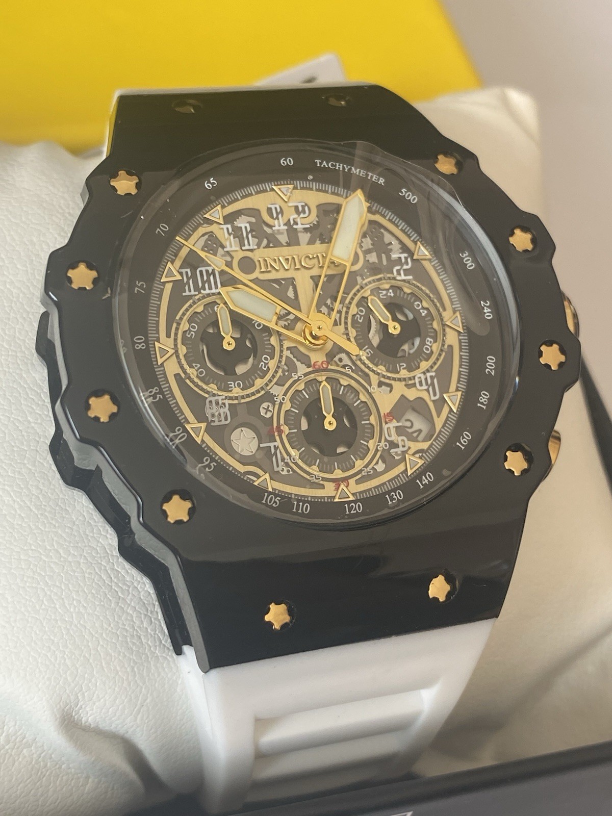 Brand New Invicta Racing Vaulthan Men’s Watch 44mm White (69653) TachyMeter