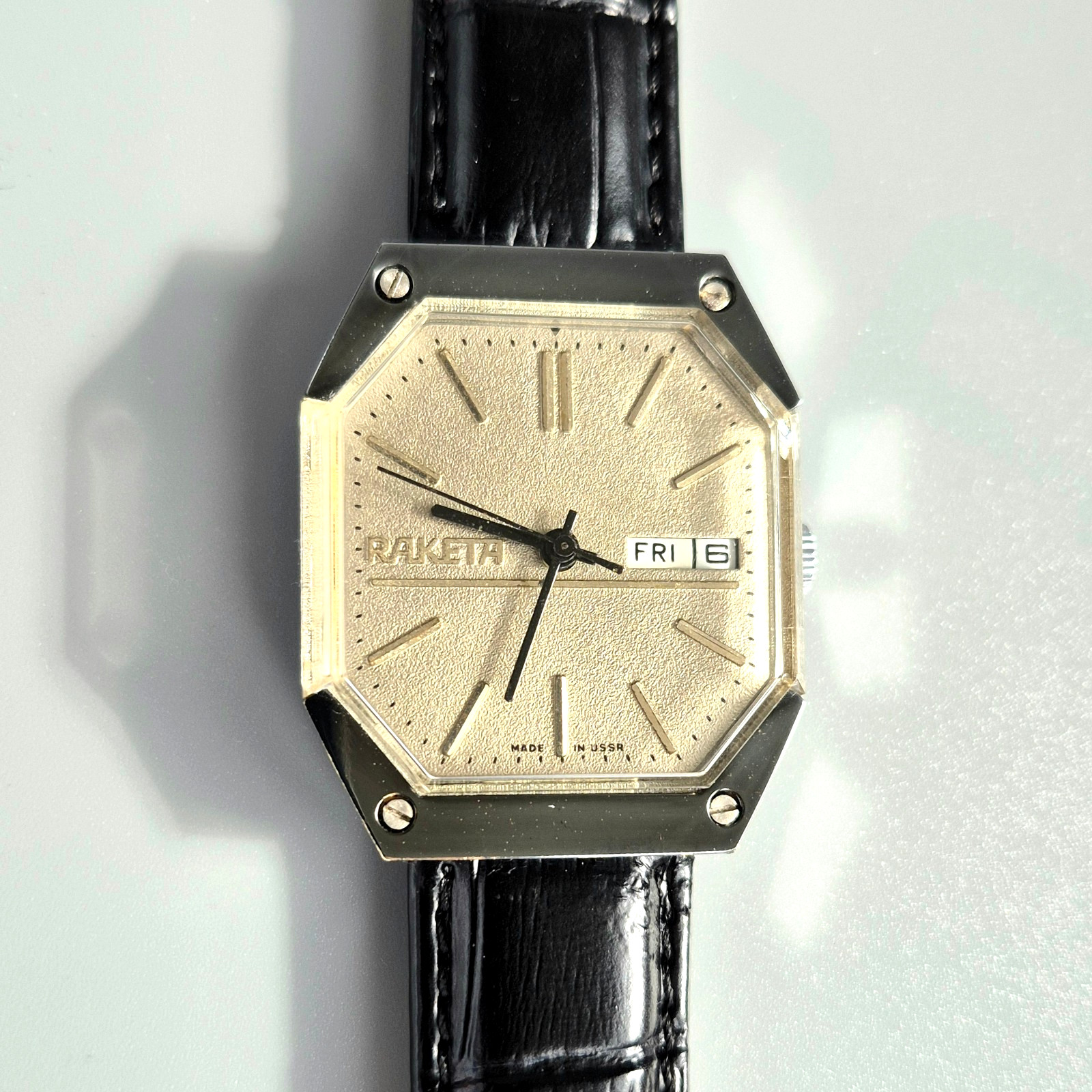 Vintage Raketa Star Wars Soviet Mechanical Watch 2628.H Day Date USSR 18J