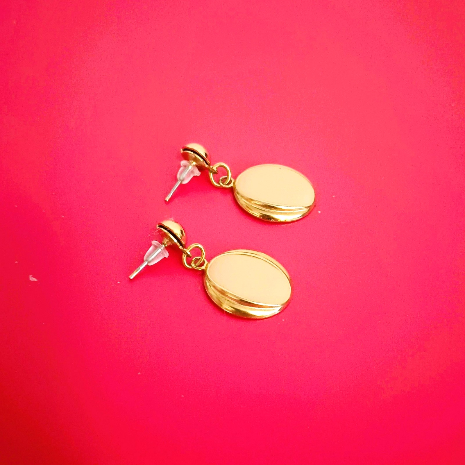 Peach Enamel Oval Drop Earring 1″ Gold Tone Post Retro Light Dangle Jewelry