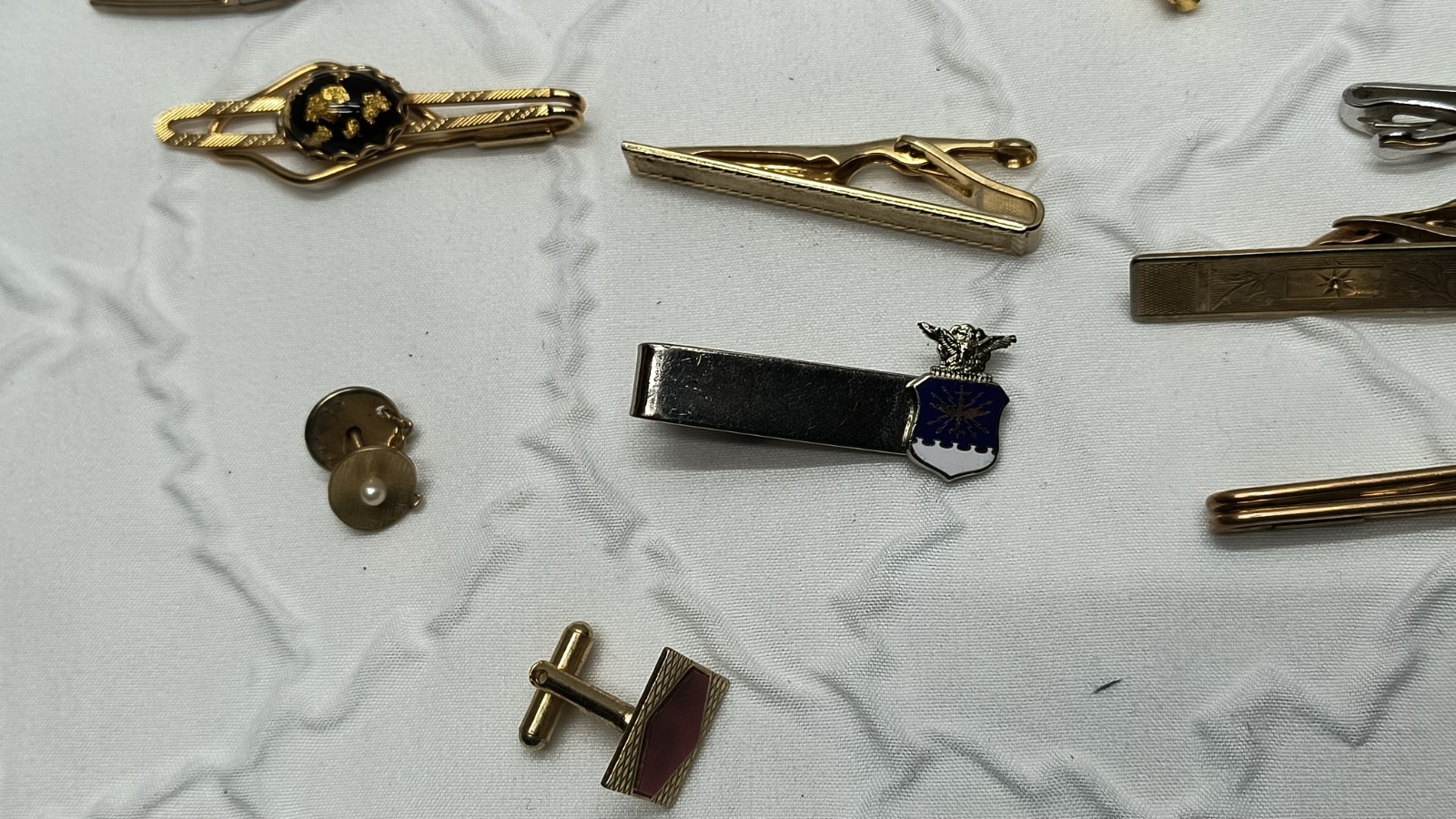 Vintage Tie Tacks Tie Bar Clips Cuff Links Lot Gold & Silver Tone 120 + Pieces