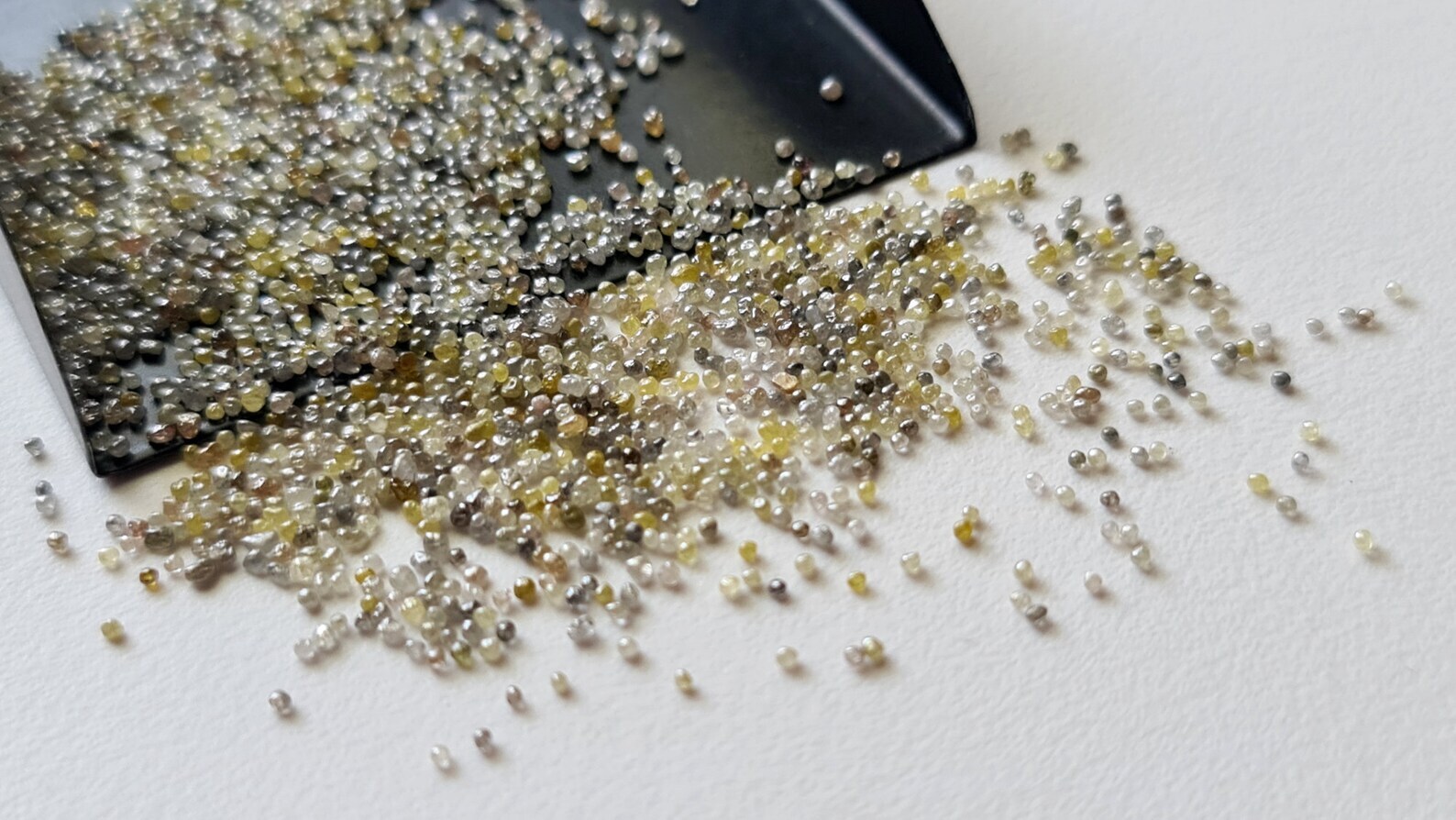 0.8-1mm White/Grey/Yellow/Brown Tiny Undrilled For Jewelry, Loose (1Cts to 5Cts)