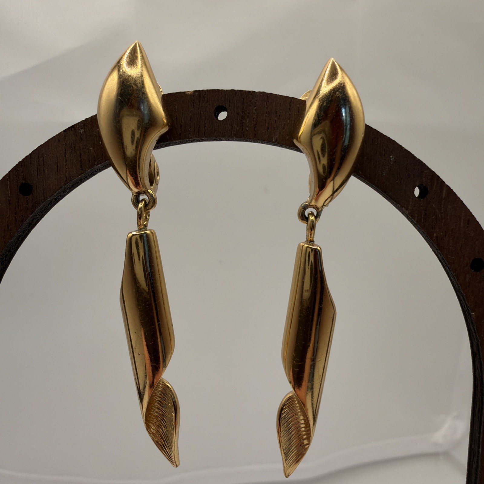 291. Monet Vintage Gold Tone Drop Clip On Earrings