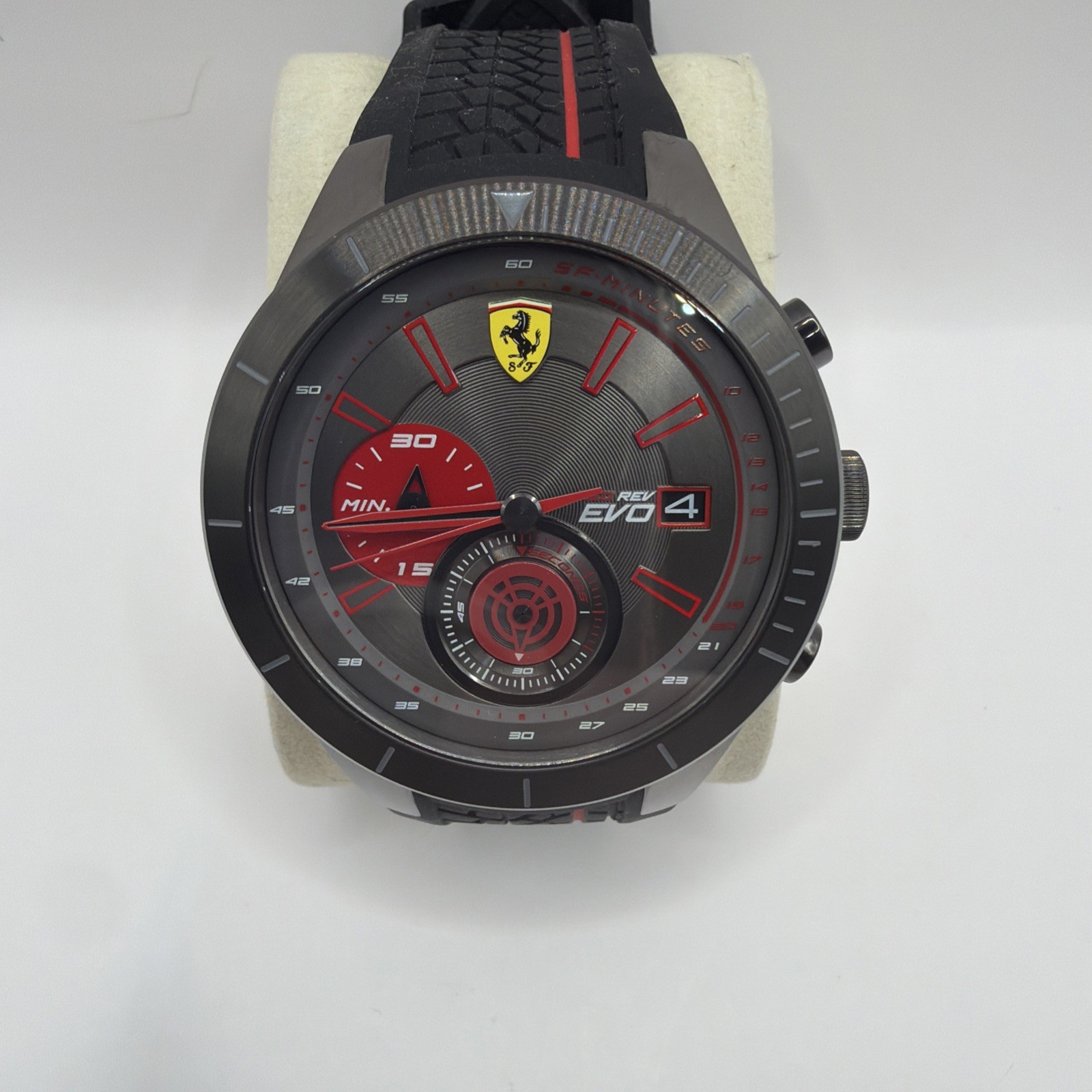 Scuderia Ferrari Red REV EVO Men’s Chronograph Watch Tire Tread Band Very Clean
