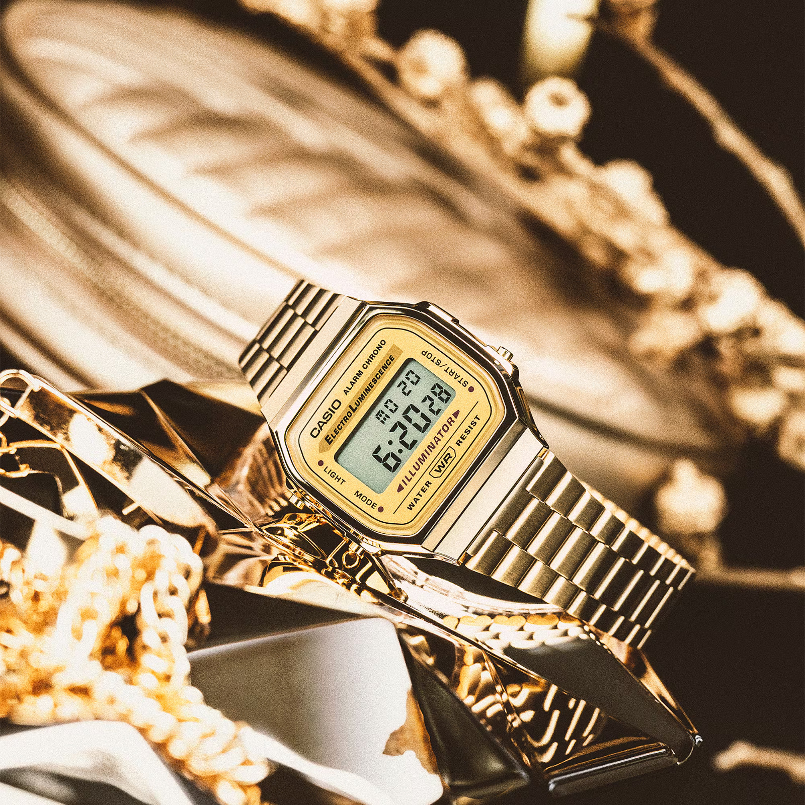 Casio Vintage A168WG-9WDF Illuminator Unisex Gold Digital Alarm Watch A168WG9W