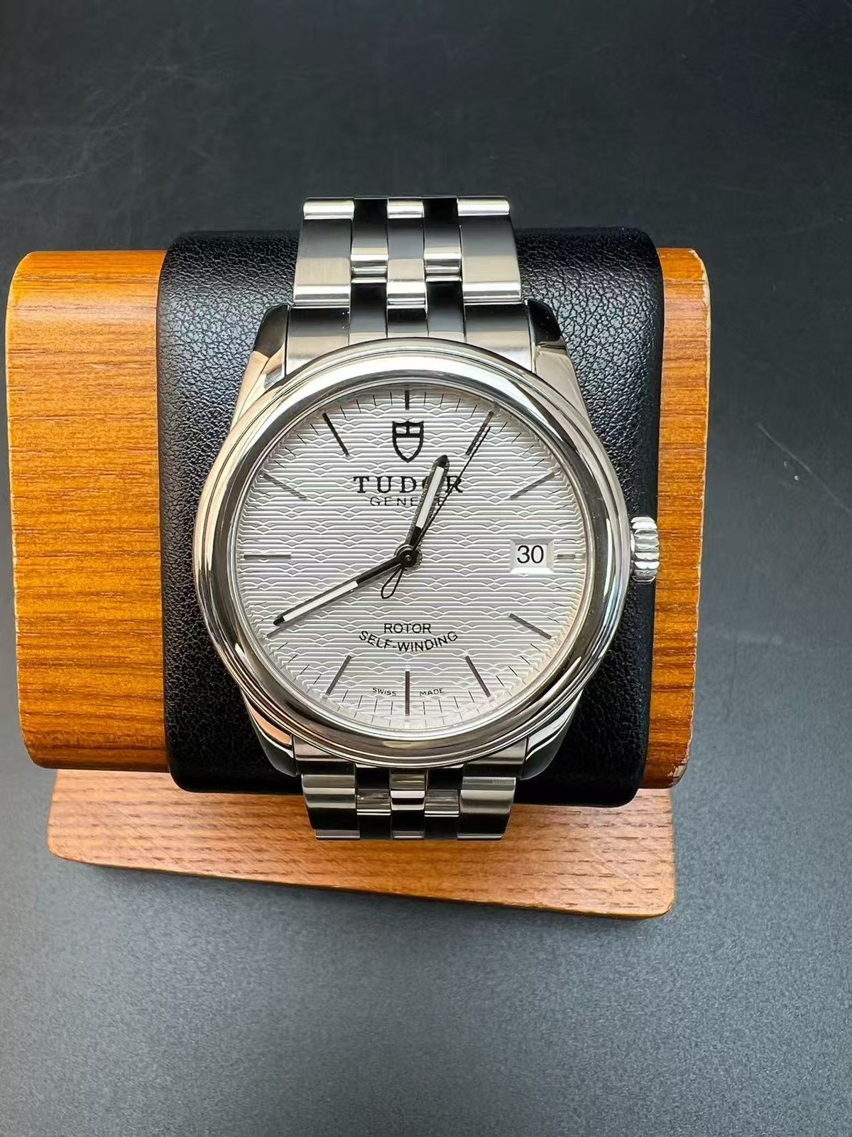 Tudor Sliver Linen Dial Glamour M55000-0003 Men’s Watch Automatic 36mm Date