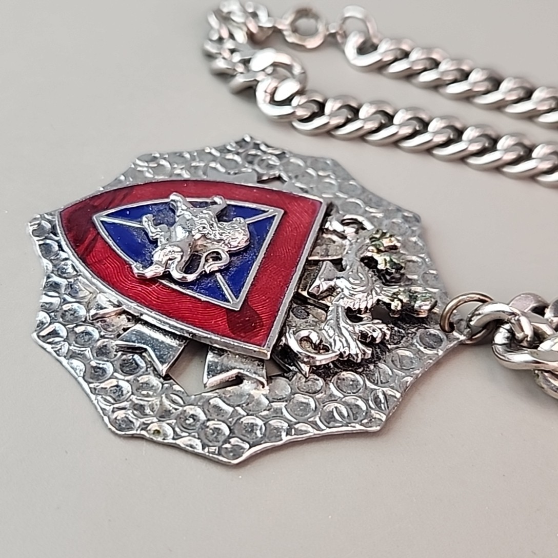 Vintage Shield Pendant Necklace Lion Coat of Arms Heraldic Silver Tone 16″