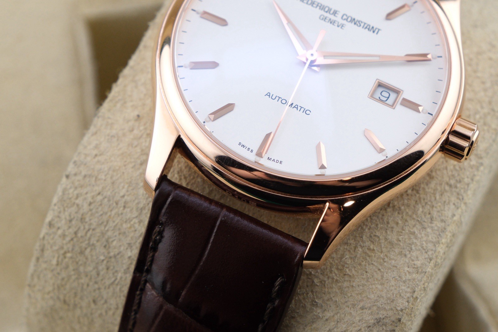 Frederique Constant White Dial FC-303V5B4 Men’s Watch Swiss Automatic 40mm MINT