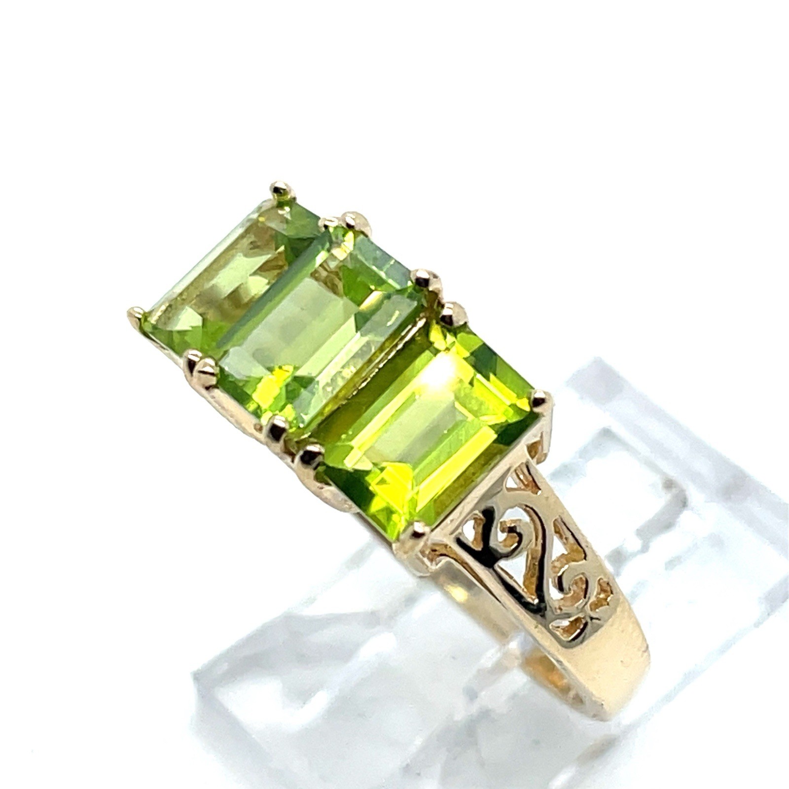 14k Yellow Gold 3 Emerald Cut 3.25 Cts Peridot Filigree Ring Size 7 – 3.2 Grams