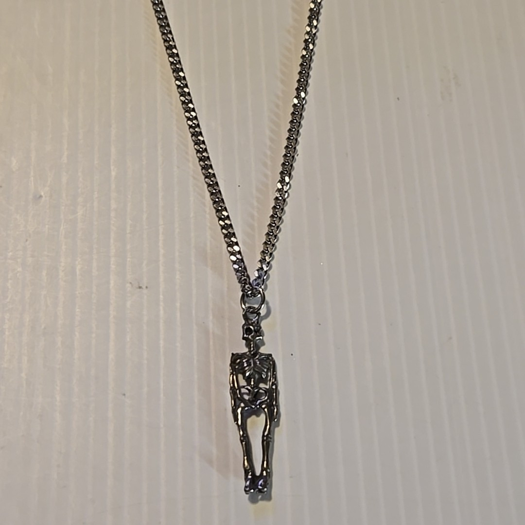 SKELETON SKATER Pewter Pendant Charm / 18″-24″ STAINLESS CURB CHAIN NECKLACE