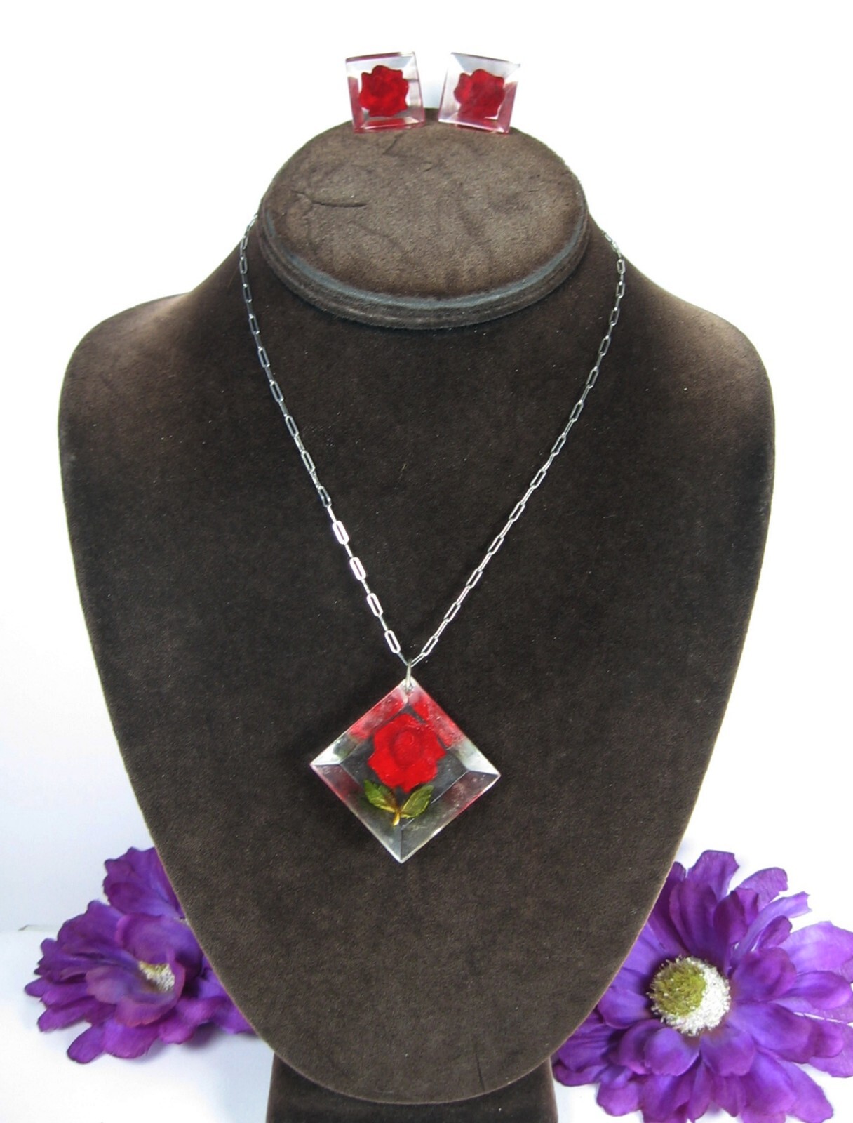 LUCITE Red ROSE NECKLACE & EARRINGS Vintage Set Screw Back Silvertone Chain 16″