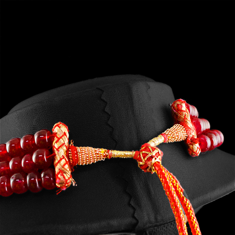 BEAUTIFUL 686.80 CTS EARTH MINED RED RUBY 3 STRAND ROUND SHAPED BEADS NECKLACE