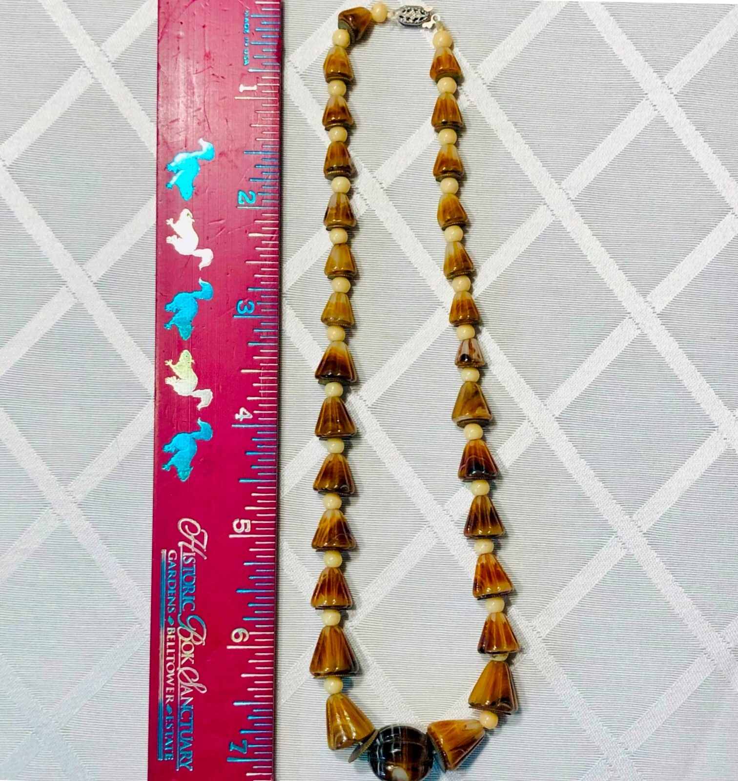 VINTAGE 10K GRADIATED CONCH SHELL NECKLACE W/ PEARL SPACERS 16″ – ONE OF A KIND!