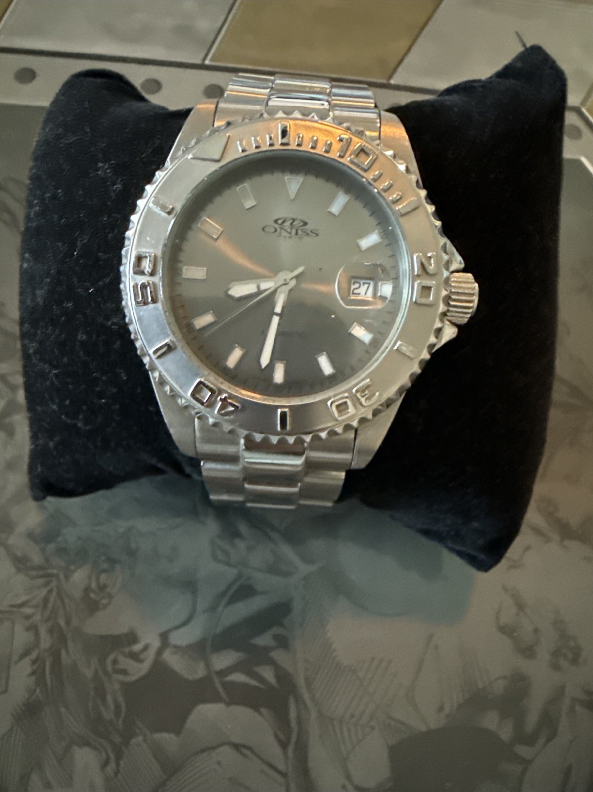 Oniss Swiss Automatic Ref. #ON477M 25 Jewels 300M/660Ft Silver Dial Mens