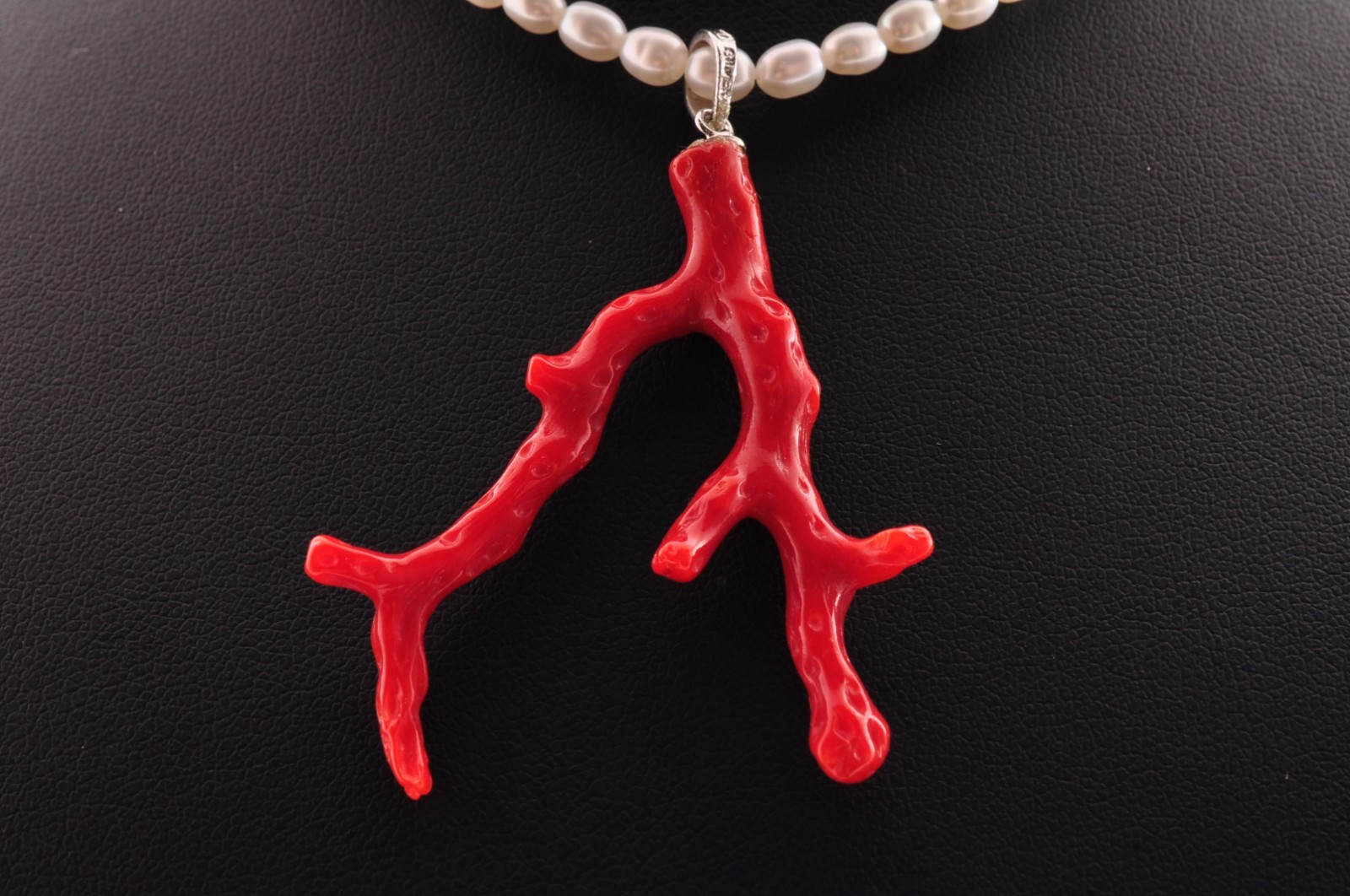 Sterling silver clasp, red coral and pearl pendant (total 54.0ct) Certification.