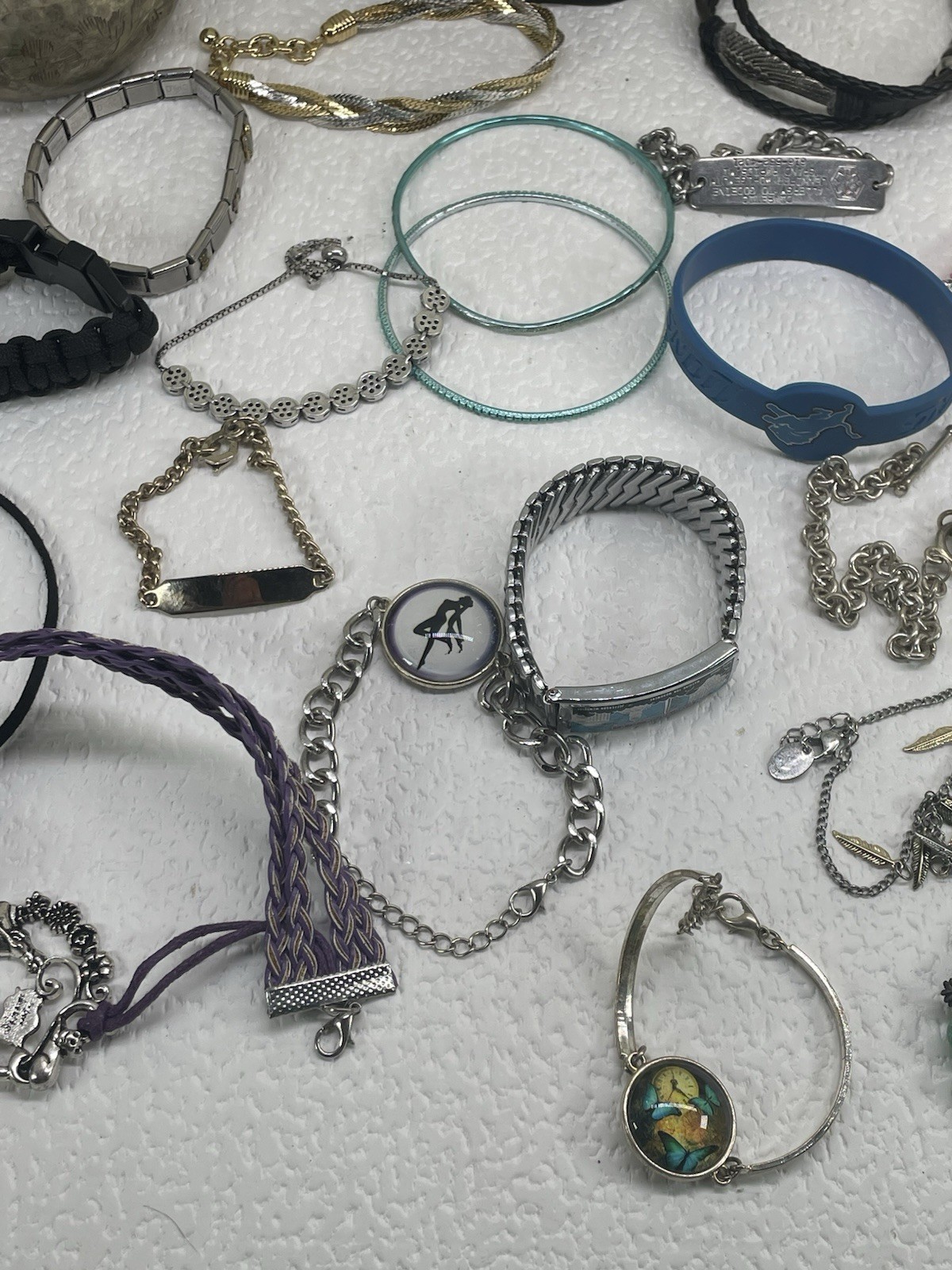 Lot of Assorted Sizes Mix 30+ Pieces Necklaces, Bracelets Gold Copper Tone