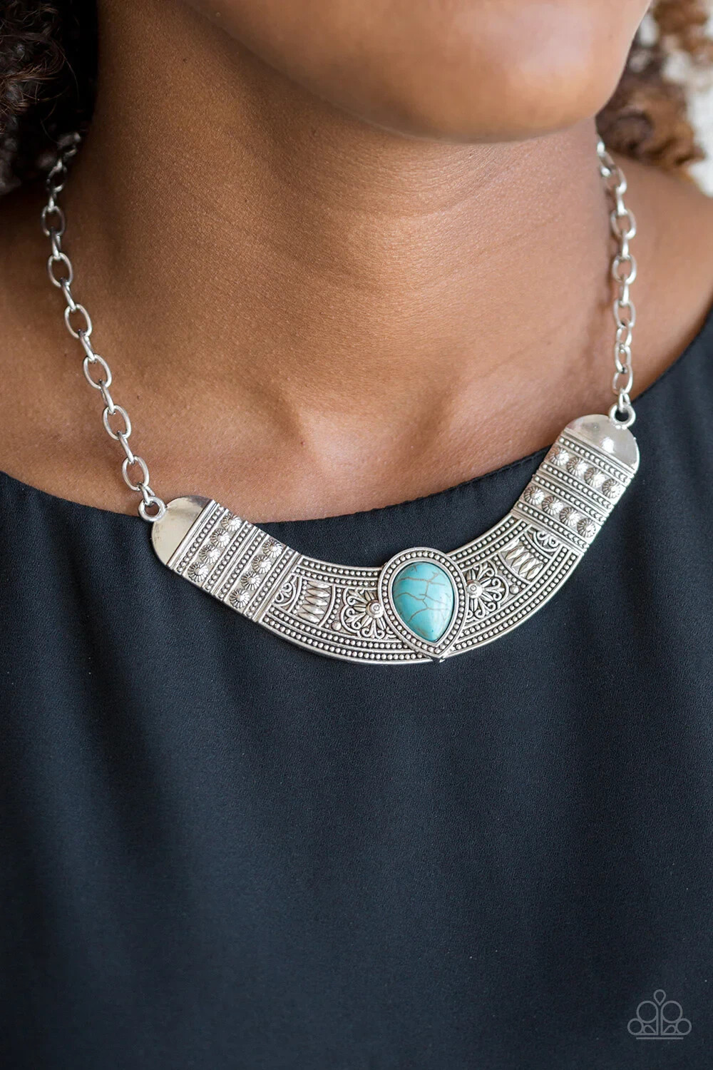 Paparazzi VERY VENTUROUS blue necklace