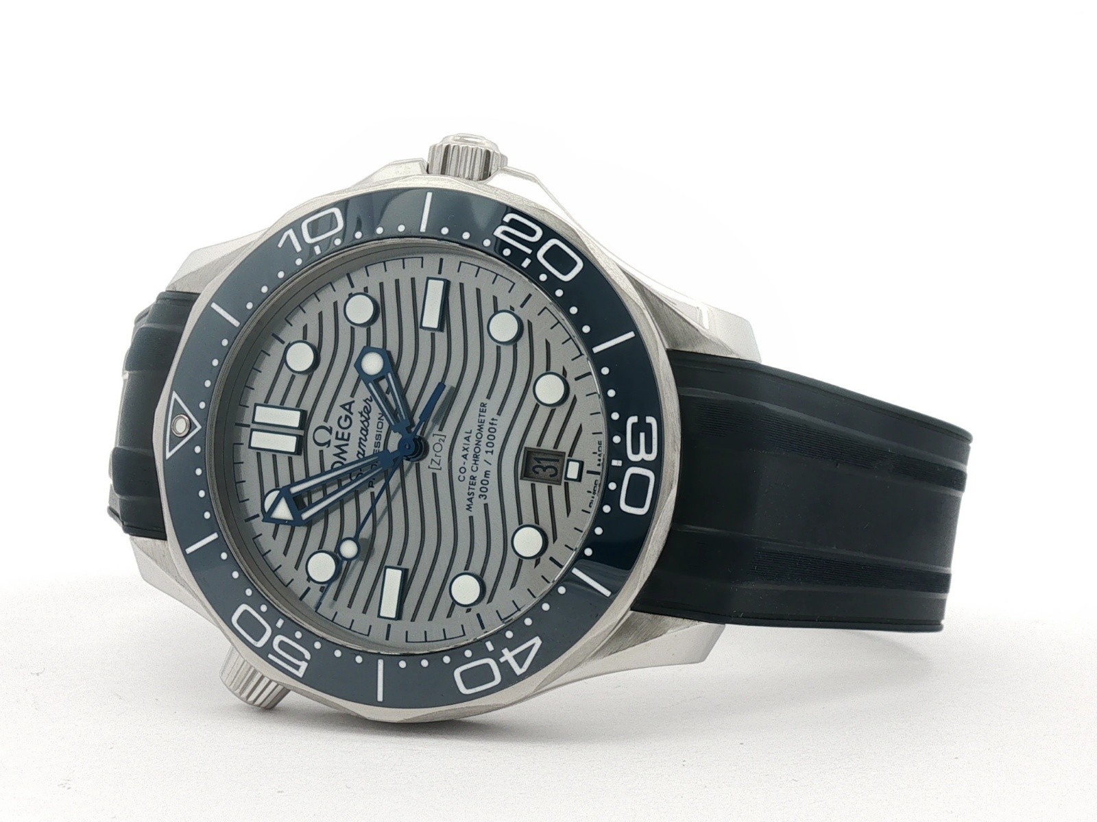 Omega Seamaster Diver 300 M Grey Blue Dial Stainless Steel 210.32.42.20.06.001