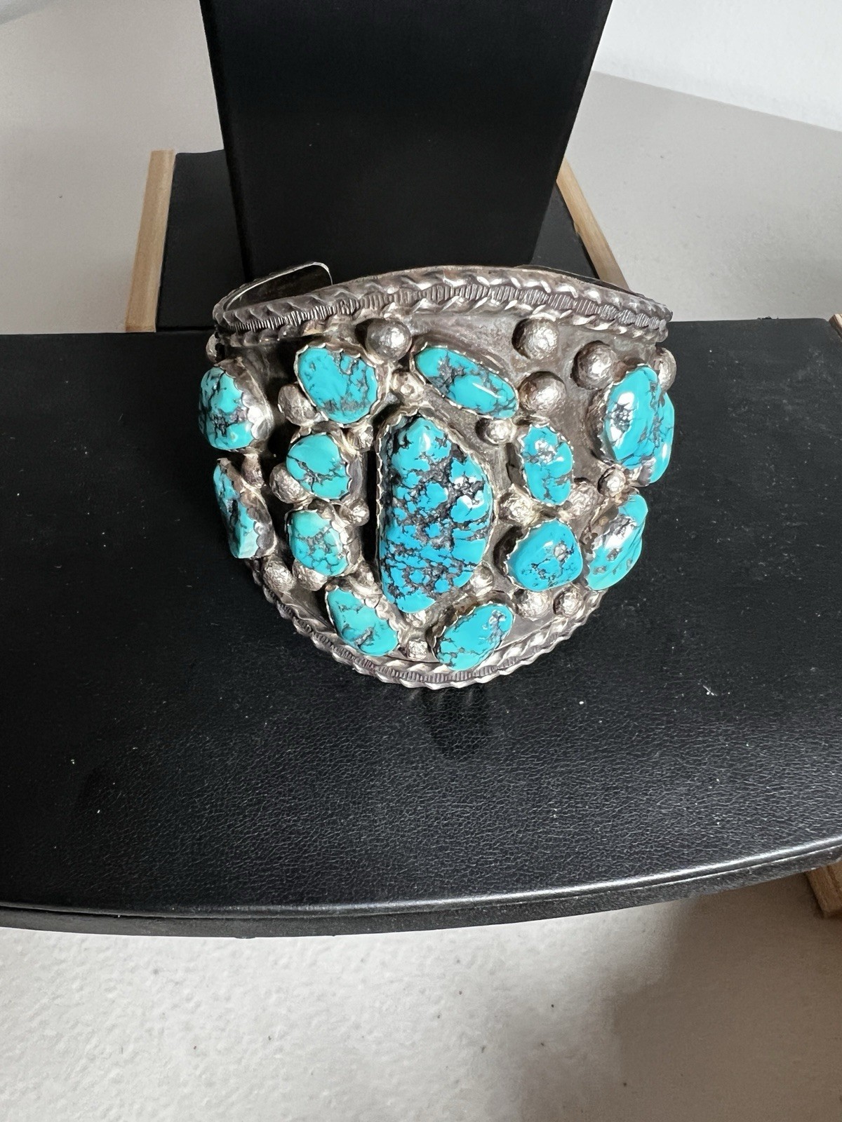 1970s Kingman Turquoise Sterling Silver Chunky Nugget Cuff Navajo 108g Appraised