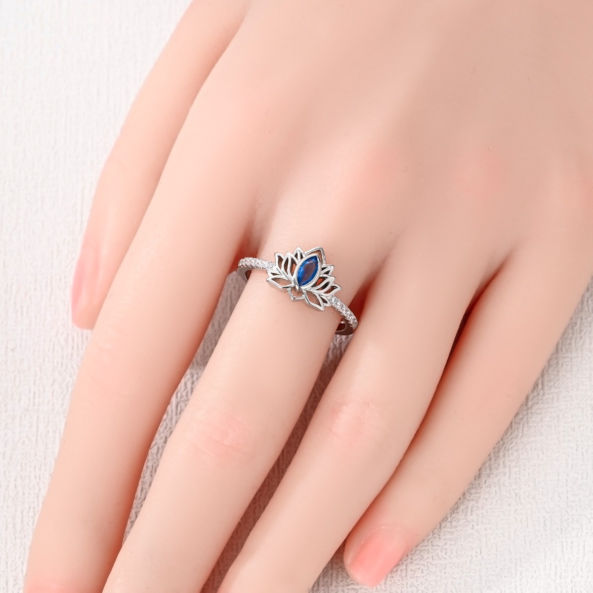 LAZA Original 925 Sterling Silver Ring Sparkling Blue CZ Lotus for Women Jewelry