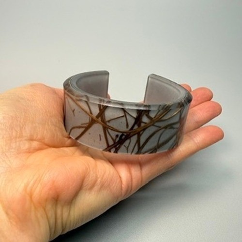 Chunky Lucite Acrylic Dried Grass Inlay Cuff Bracelet 6″ Casual Chic