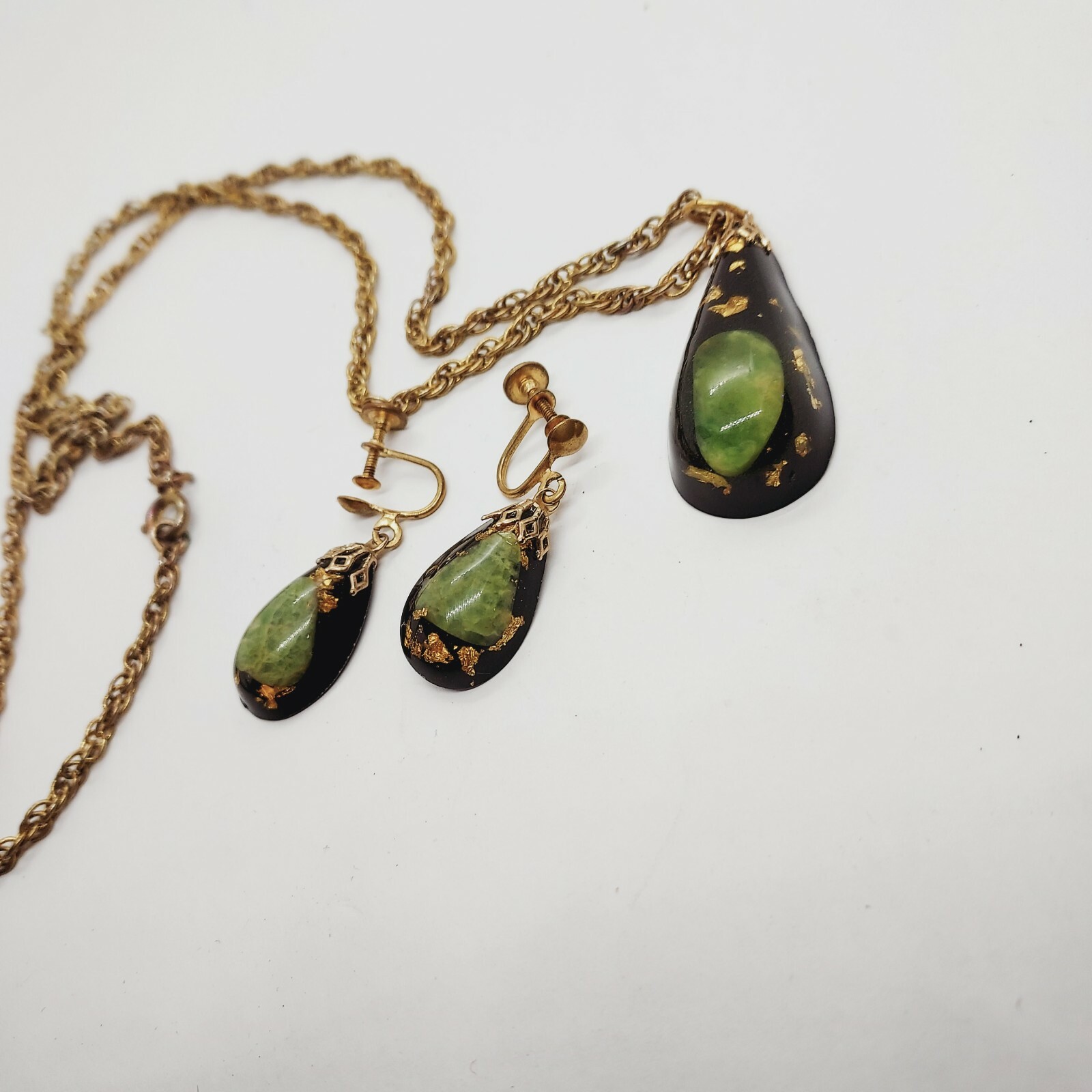Vtg Necklace Earrings Set Lucite Gold Flake Plastic Resin Teardrops Mod Pendant