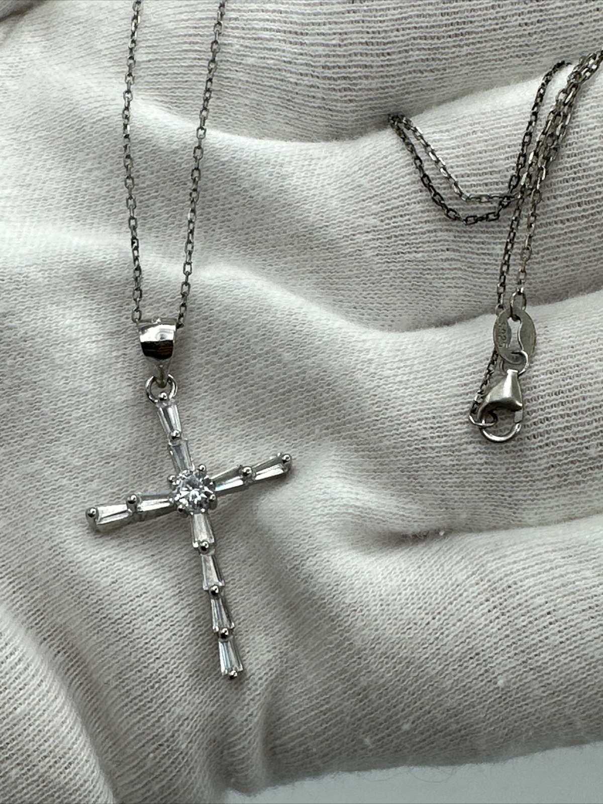 Vintage Sterling Silver .925 crystal cross Necklace #377