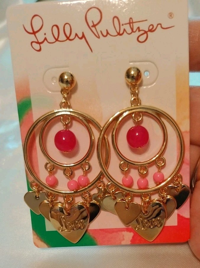 LILLY PULITZER EARRINGS NWT 🩷 Paradise Pink LOVE HEART CHARM Dangling PIERCED