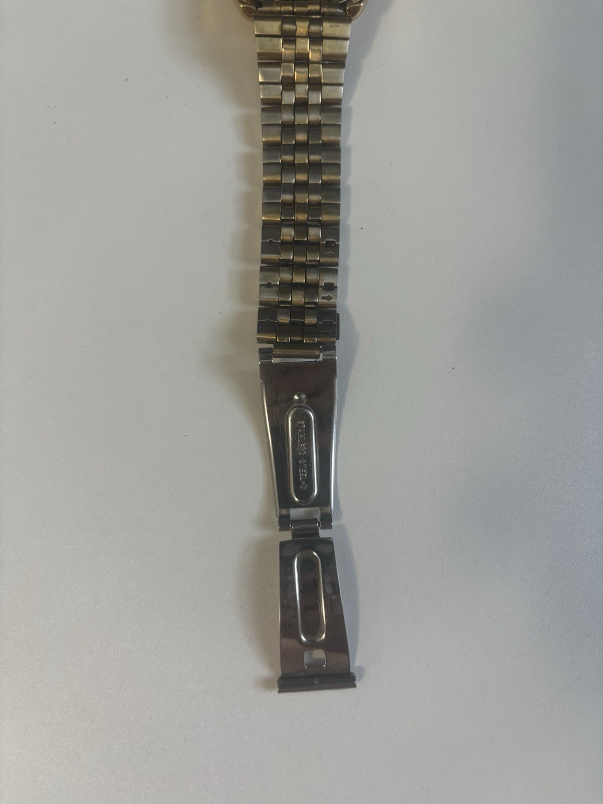 Seiko 5 Automatic 21 Jewels 7S26-01V0 All-Gold Model Day Date Men’s Watch 30 MM
