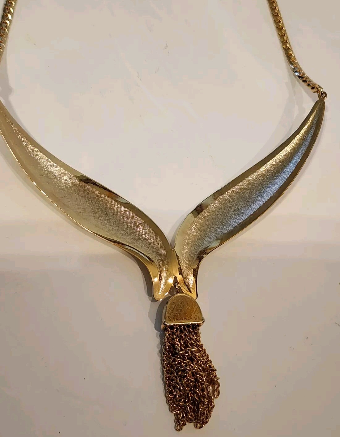 Royal Tassel Necklace Avon Fashion Accents 1972 20″ stylish