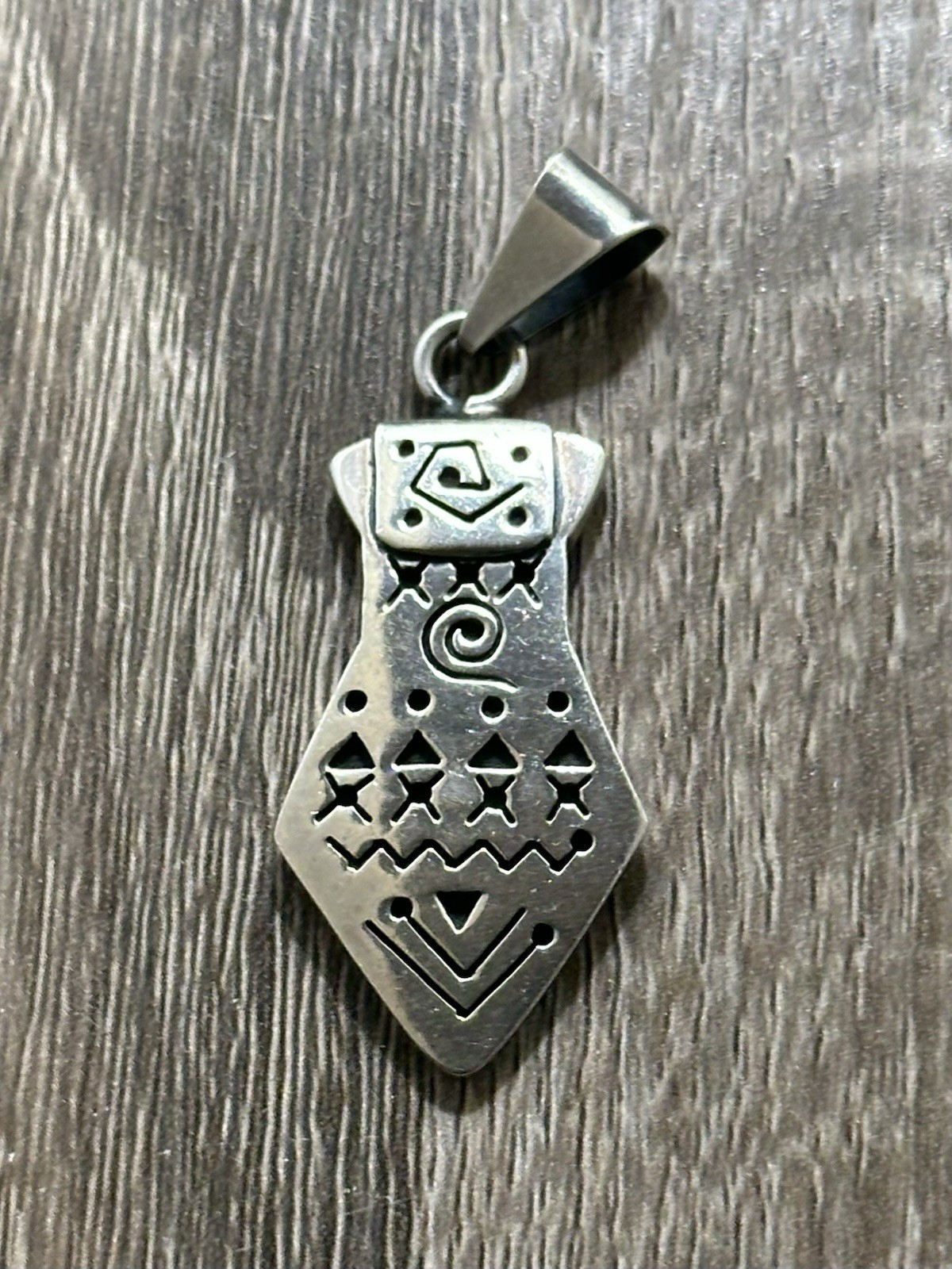 VINTAGE HANDMADE Native Tribal Sterling Silver 925 Signed & Marked Pendant