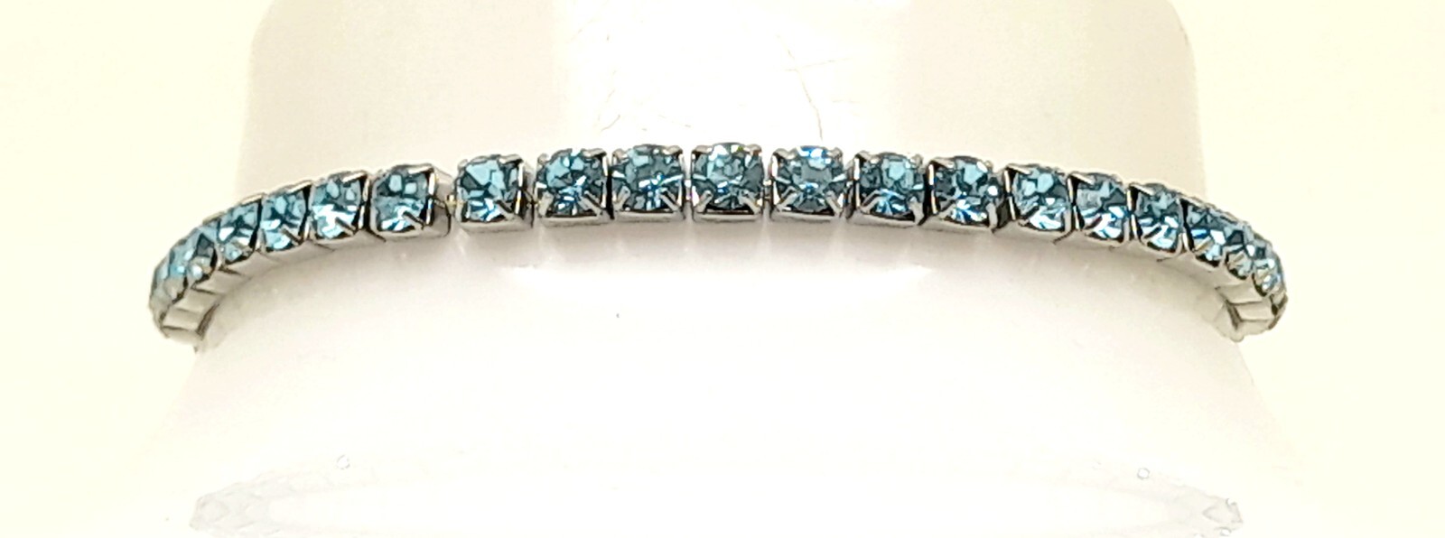 1 line aqua color rhinestone rhodium plated fashion stretch bracelet