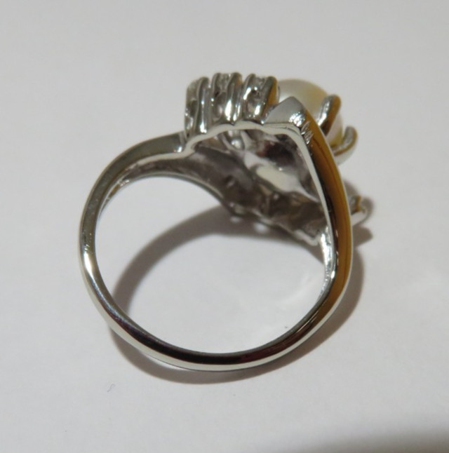 14K WG PEARL & DIAMOND CLUSTER RING SZ 2.25 2.60 grams (AI-2977)