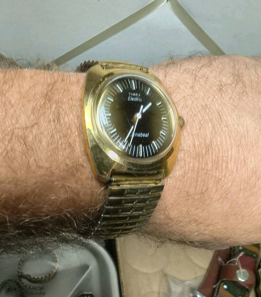 Vintage 1976 Timex Electric Dynabeat Mens Watch Brown Fume Dial Gold Tone Case