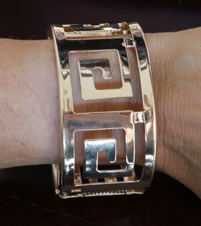 NEW Women’s Fashion Cuff Bracelet Bangle jewelry Greek Key 18K yellow GP