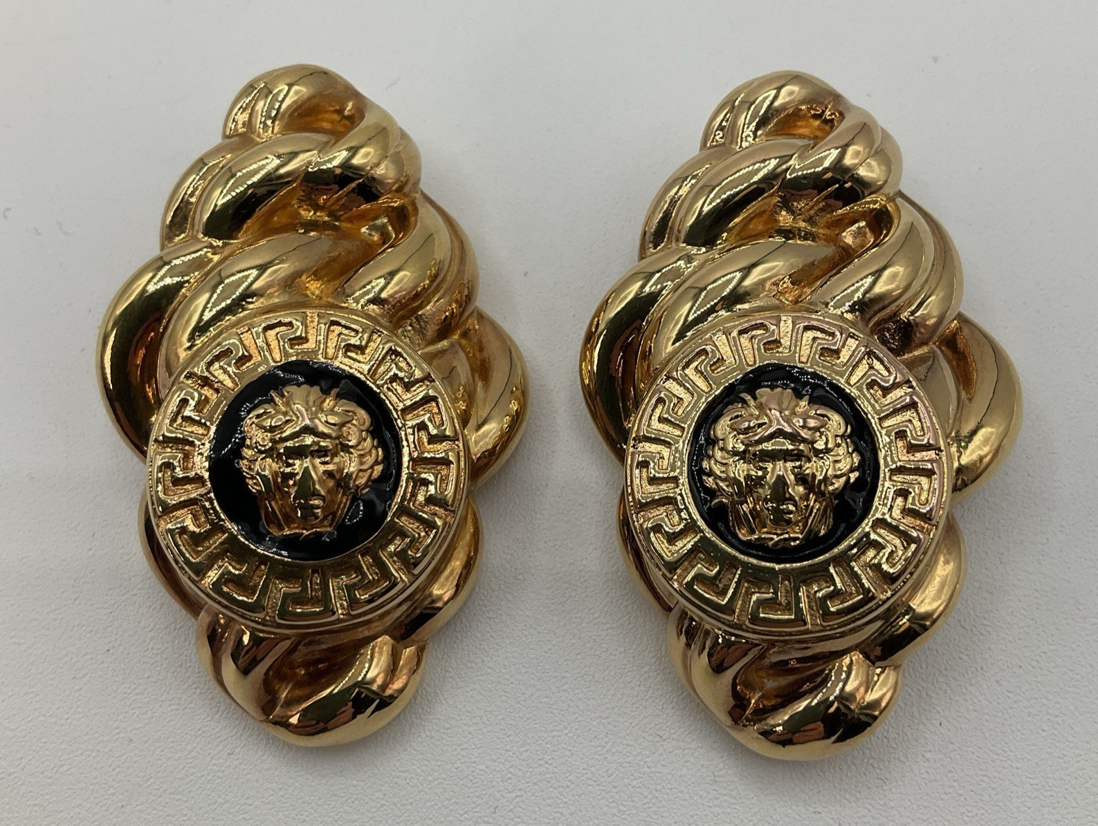Vintage Medusa Head 18K Hollow Gold Chunky Earrings Made In Italy 11.7g