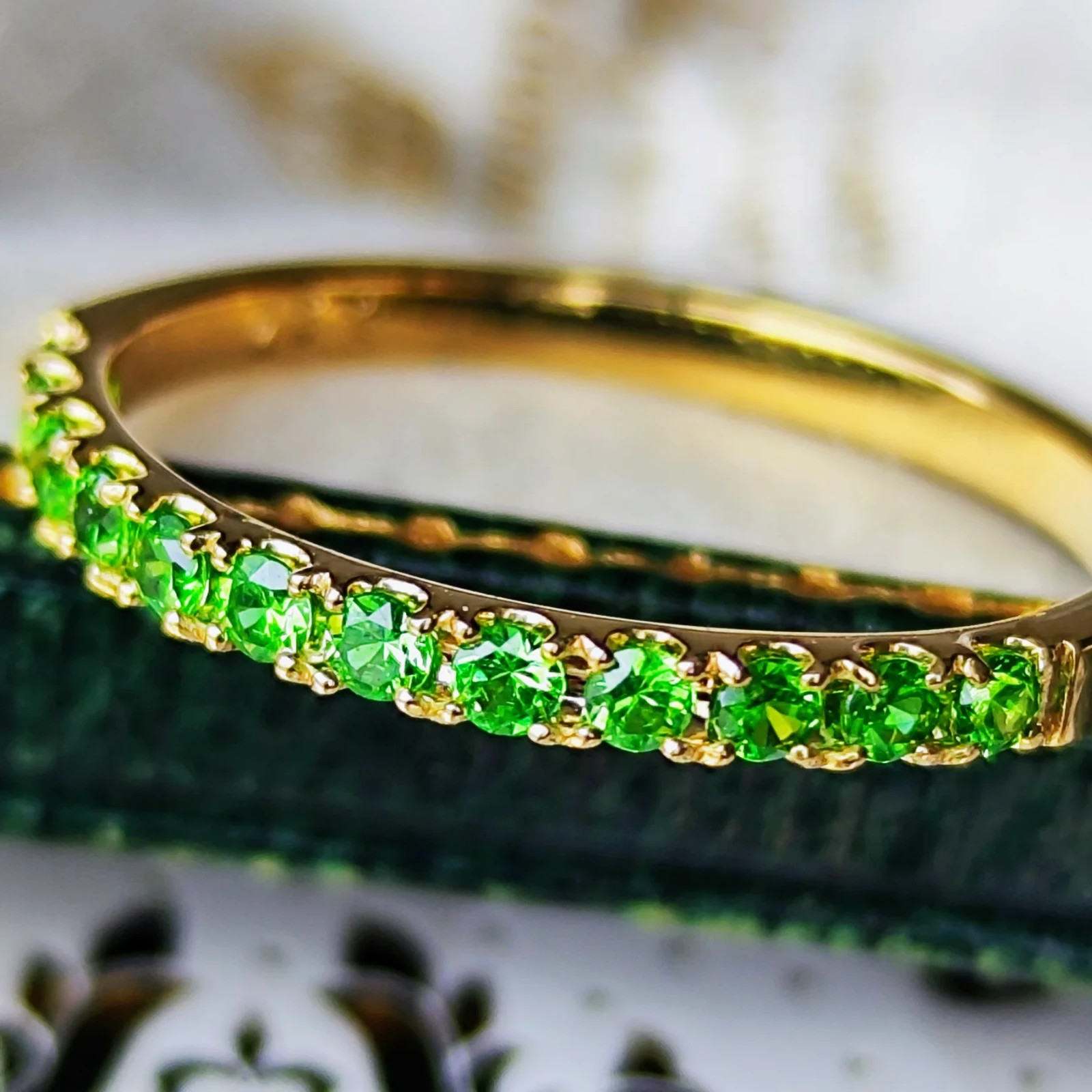 0.27ct Natural Demantoid Garnet 18K Gold Half Eternity Ring 【Made in Japan】