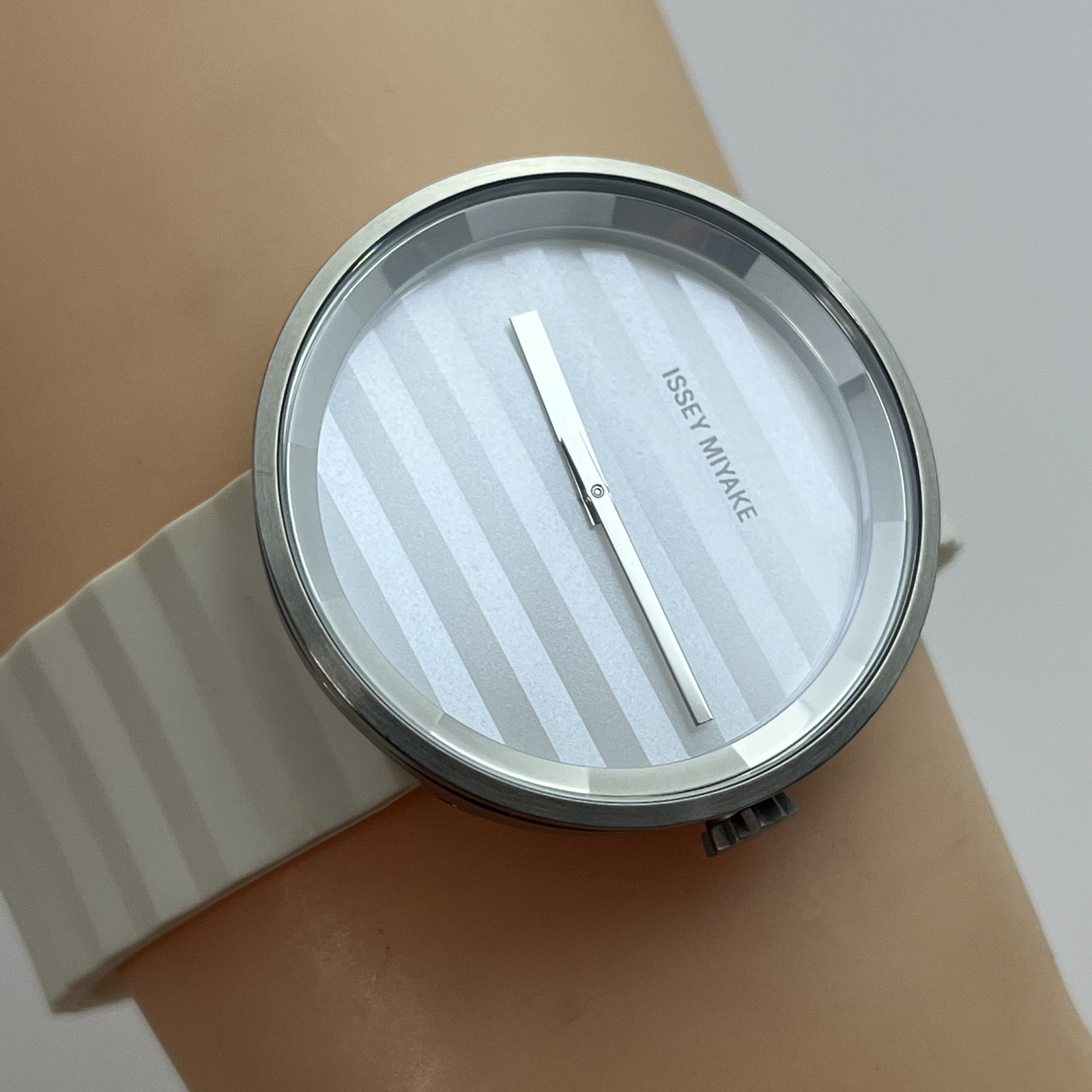 Seiko Issey Miyake PLEASE Jasper Morrison Qz Japan Striped Dial Watch w/Box#B849