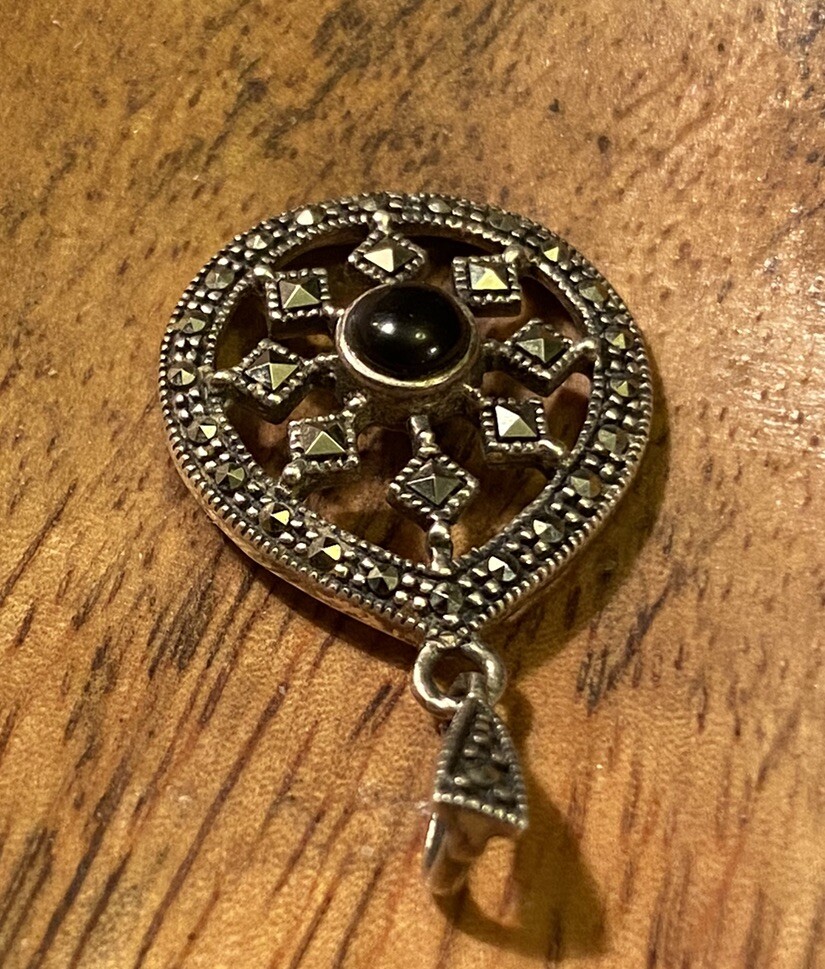 VTG .925 Marcasite Pendant 1.3” L Jet/Onyx Black Stone Thailand Sun Starburst