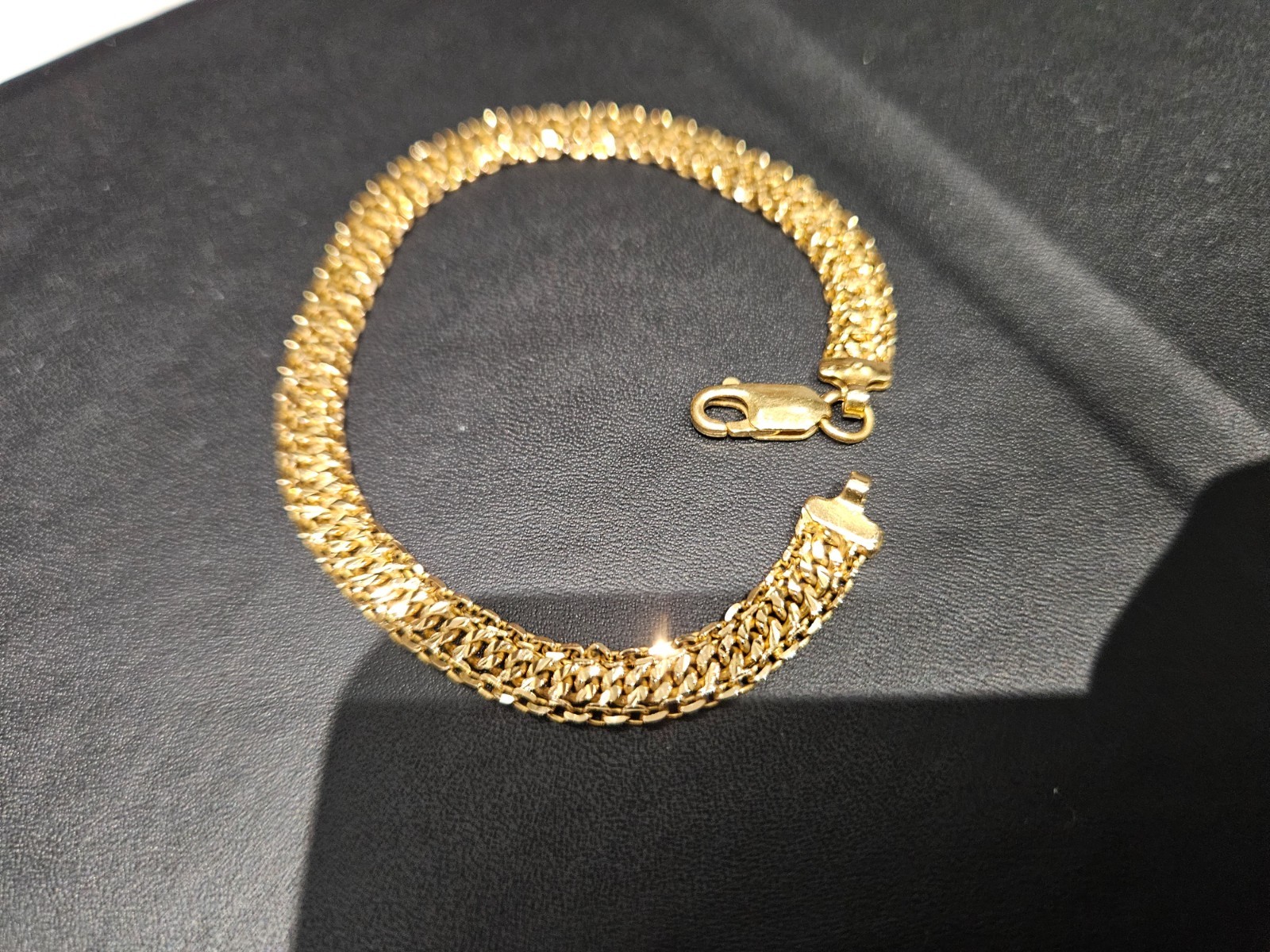 22ct DIAMOND CUT GOLD BRACELET 916 HALLMARK SIGN – 18cm length