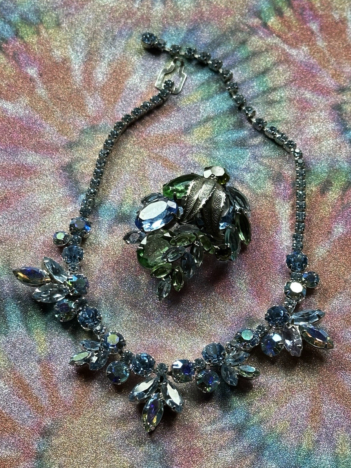 VTG Weiss Light Blue Rhinestones Floral Necklace 16”, 60s