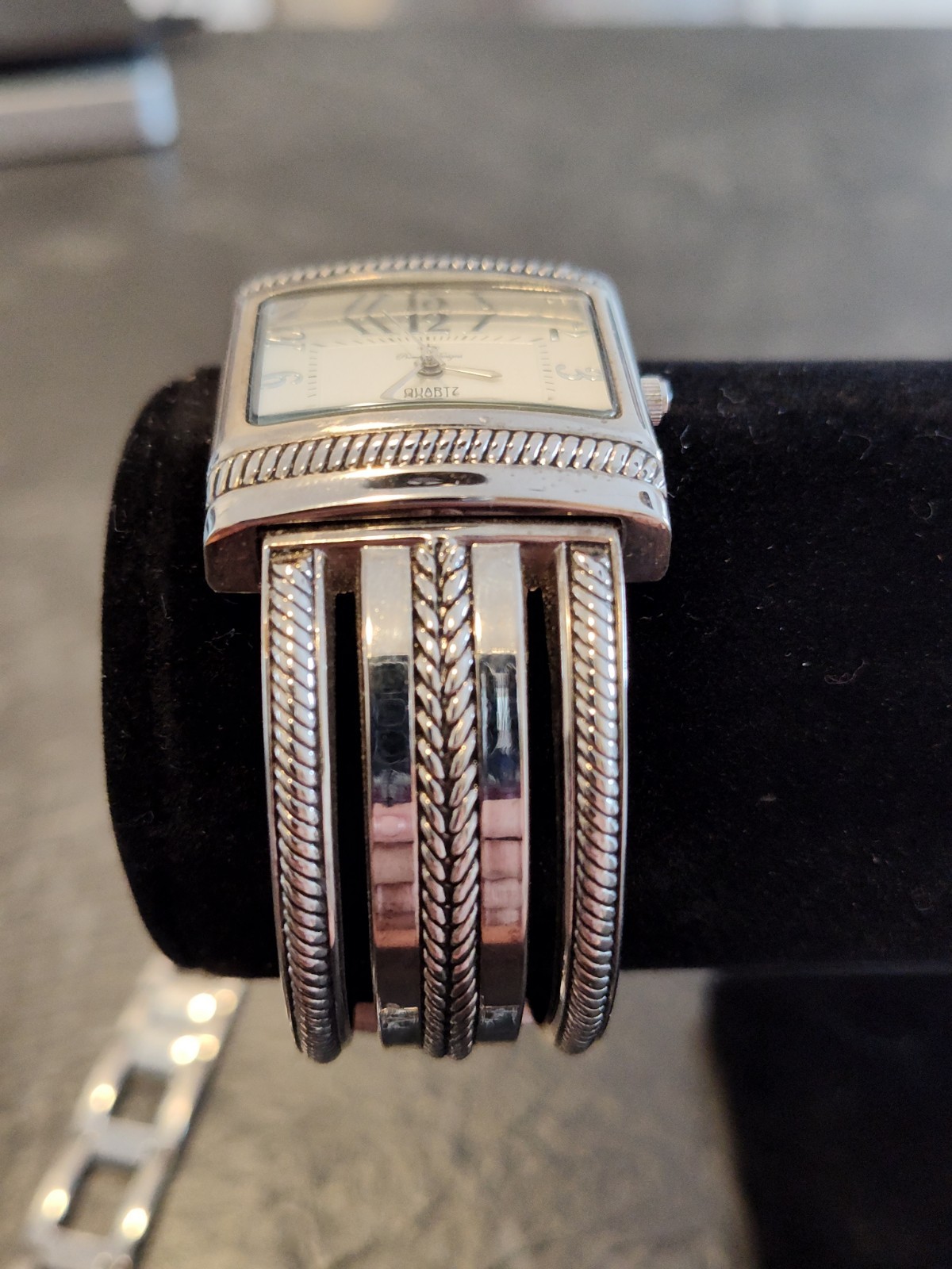 Lot 5 Women’s Fashion Watches DKNY Nine West Premier Designs – Needs Batteries