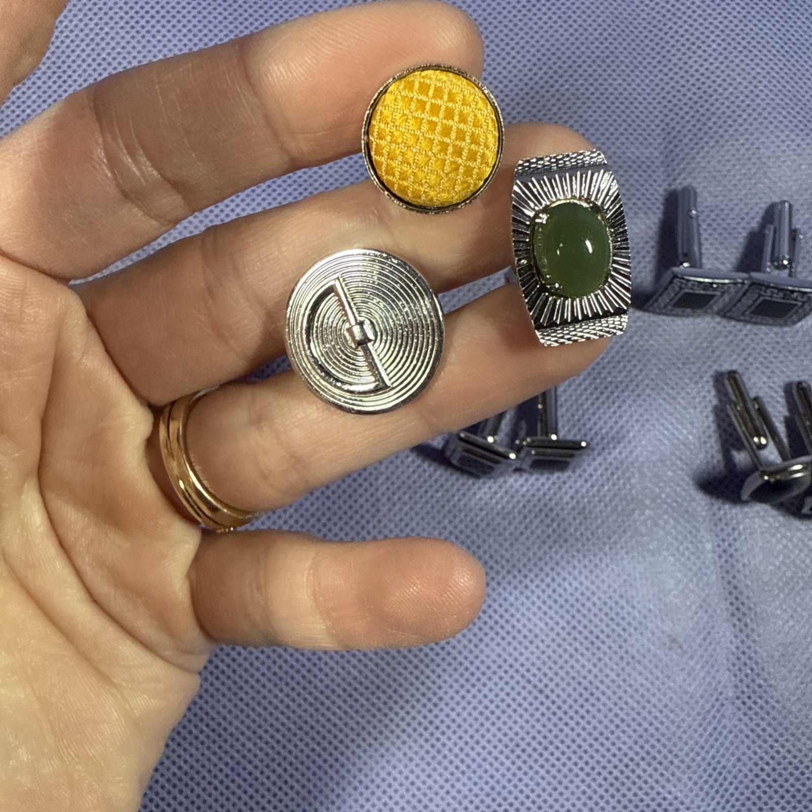 Huge Lot Of Vintage Cufflinks Blue, Green And Red And Many More Color Varia L4