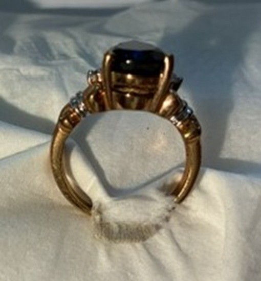 3.8 ct Sapphire with 2 CZs set in Gold – Size 5 1/2 – New