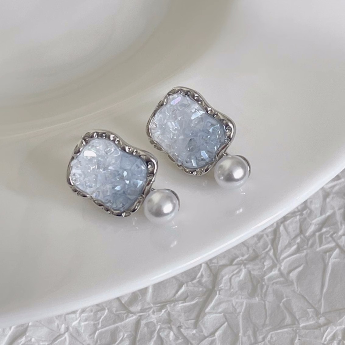 Crystal Pearl Geometry Earrings • Elegant Light Blue • Beautiful Trendy Jewerly
