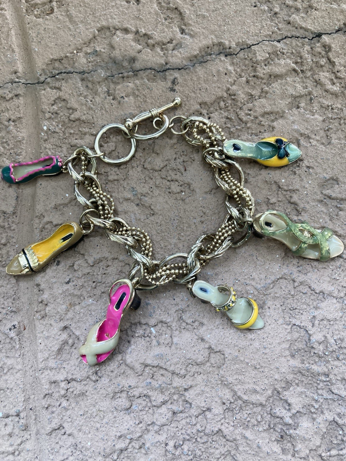 Goldtone Multicolor Enamel SHOES Charm Bracelet – YELLOW GREEN BEIGE PINK