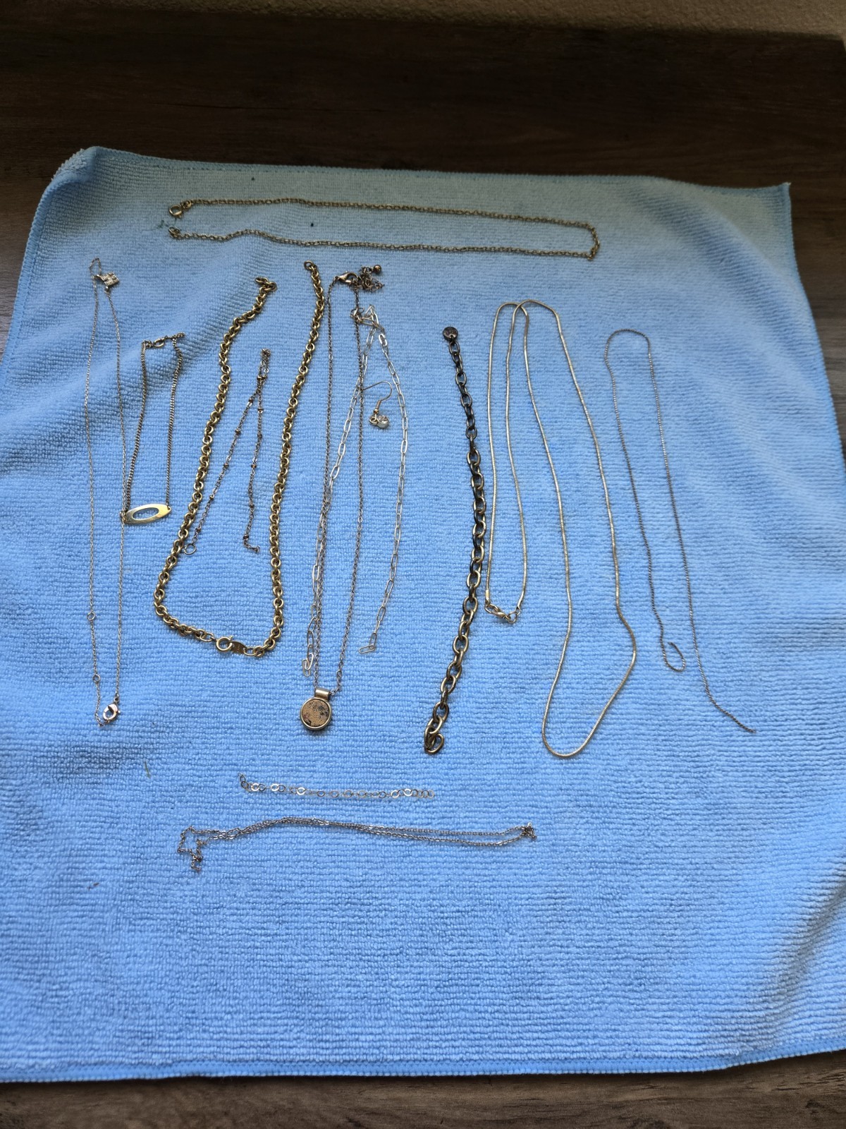 Gold-colored costume jewelry lot, 1,392.1 grams