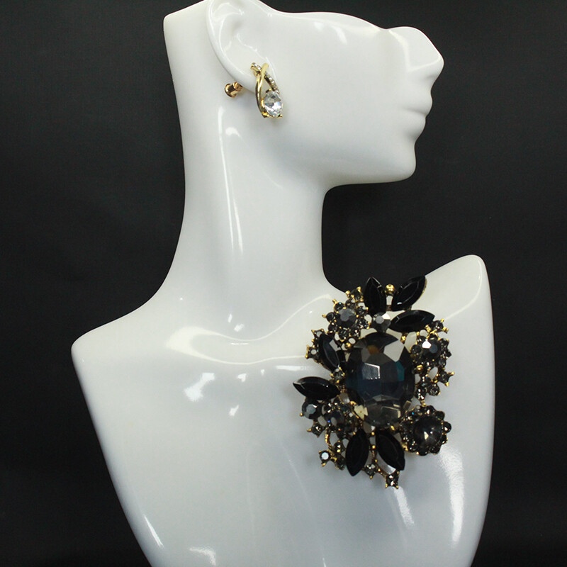 Vintage Luxury Crystal Glass Black Rhinestone Corsage Brooch Collar Pin
