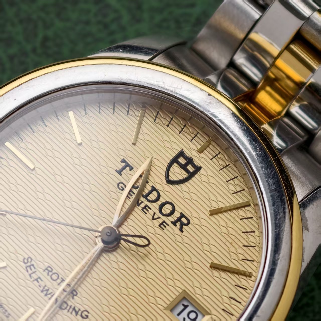 Tudor Linen Champagne Dial Glamour 55003 Men’s Watch Automatic 36mm Date